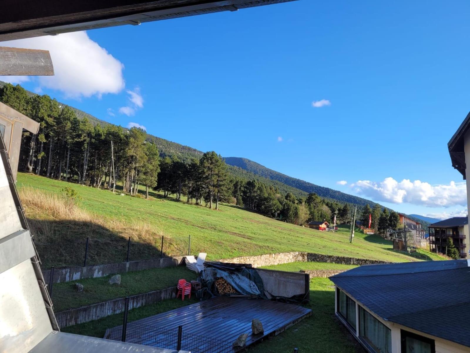 Decouverte De La Vallee D'Eyne Et Des Bains De Llo Exteriör bild